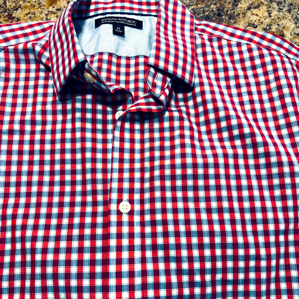 Men’s Banana Republic Shirt Size Medium..Navy and Red